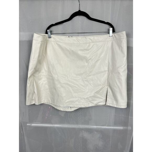 Arula Plus Size faux vegan leather skort sz C 24 semi formal bridal vacation - Picture 1 of 7